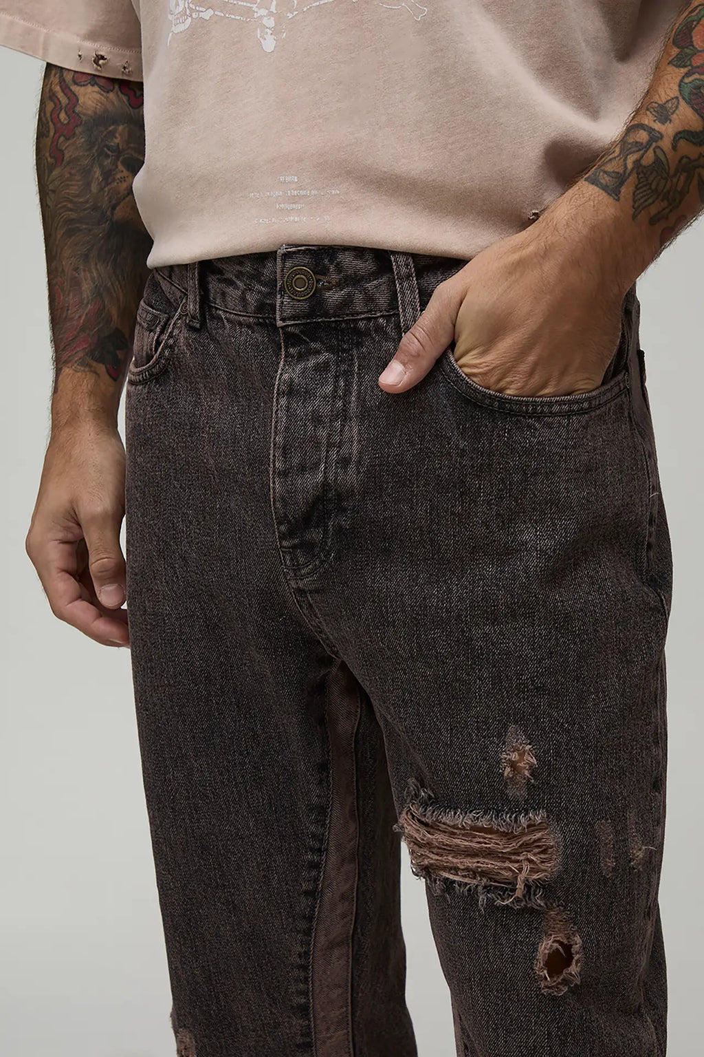 boohooMAN - Slim Flare Washed Distressed Gusset Panel Jeans