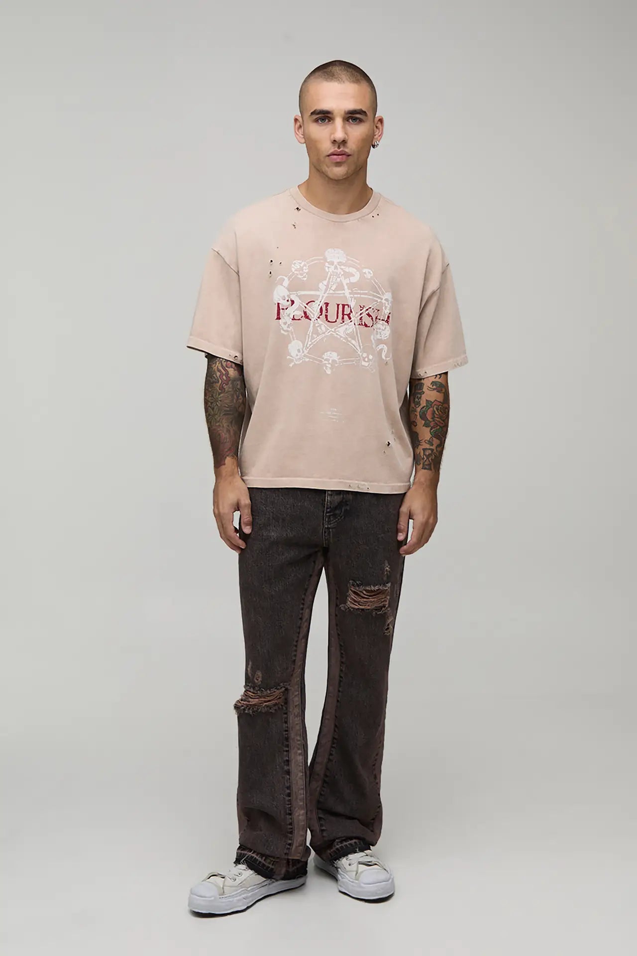 boohooMAN - Slim Flare Washed Distressed Gusset Panel Jeans
