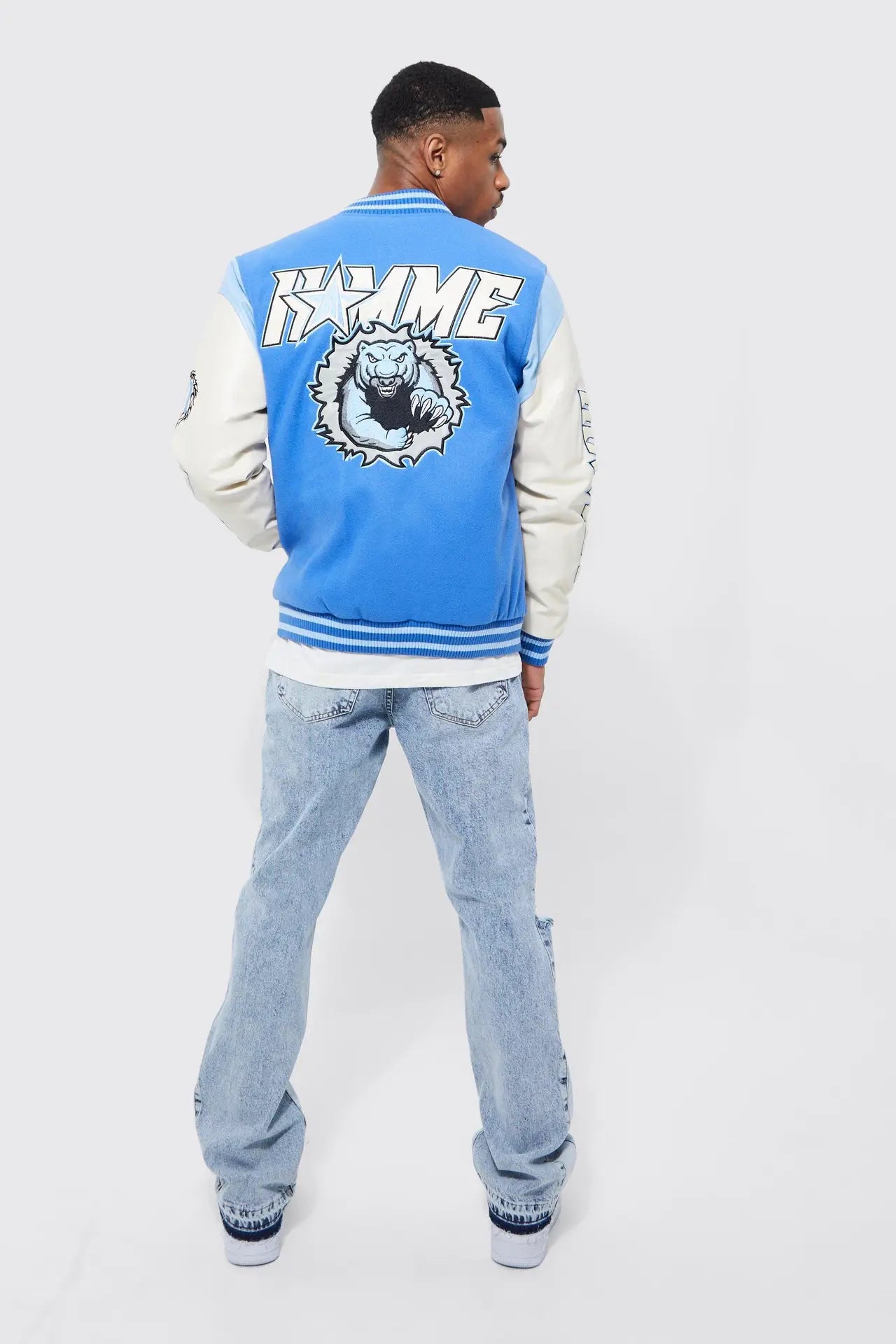 boohooMAN - Slim Flare Washed Distressed Gusset Panel Jeans