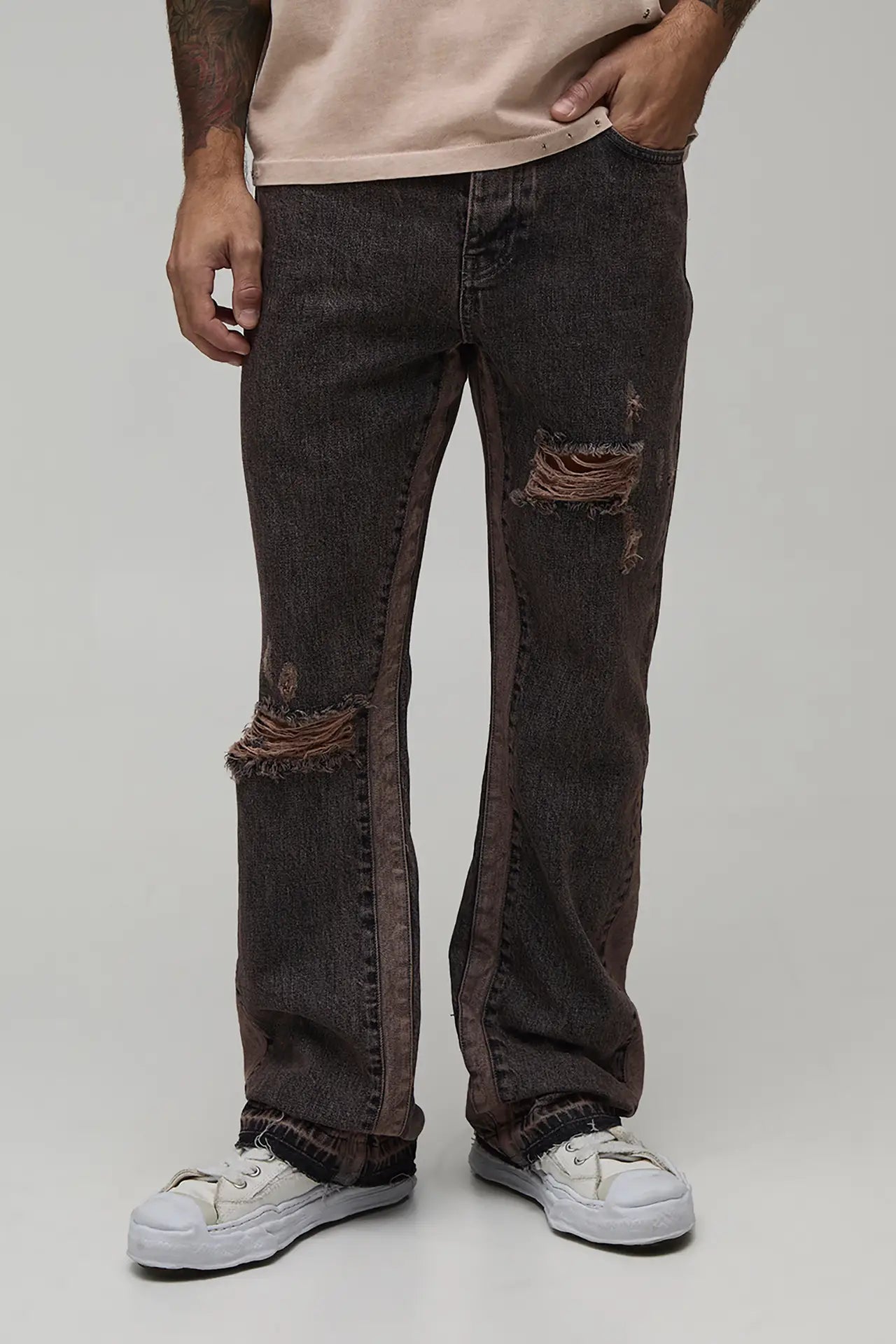boohooMAN - Slim Flare Washed Distressed Gusset Panel Jeans