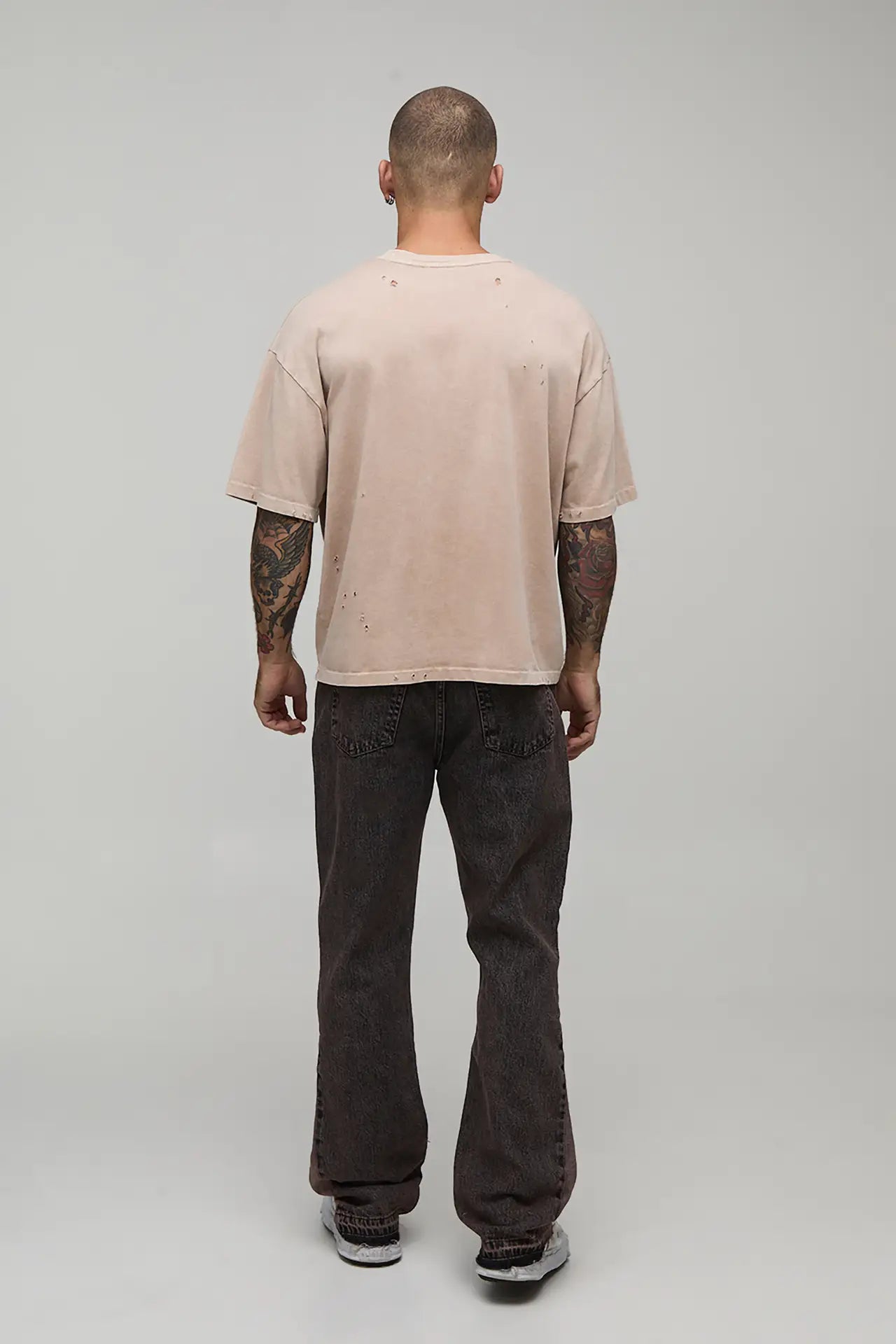 boohooMAN - Slim Flare Washed Distressed Gusset Panel Jeans